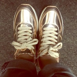 Metallic lace up sneakers in GOLD platform shoes